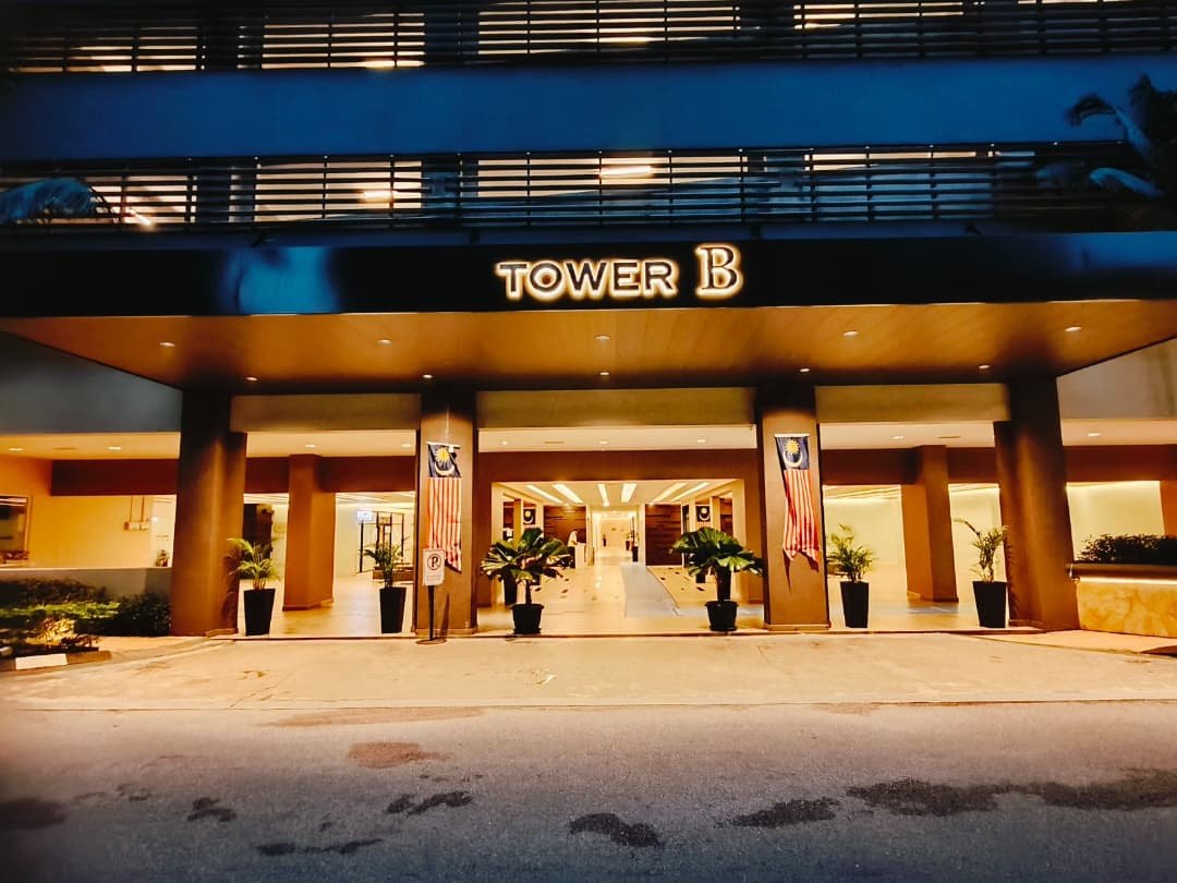 Tower B entrance, Ceriaan Kiara Condominium